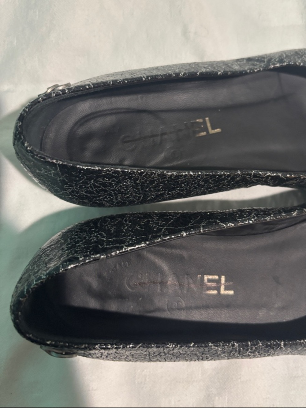 Chanel’s Interlocking CC Logo Pointed Toe Ballet Flats - Picture 9 of 16